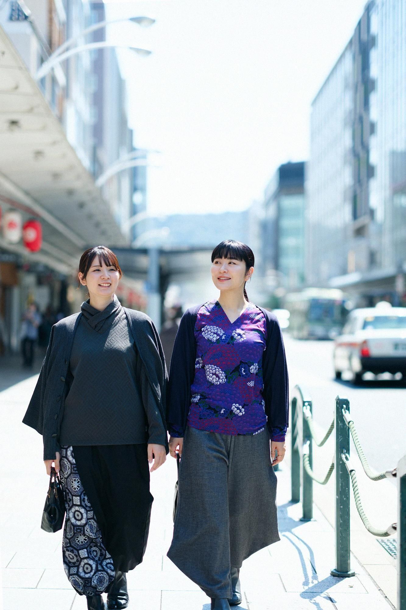 提花领口/深绿色