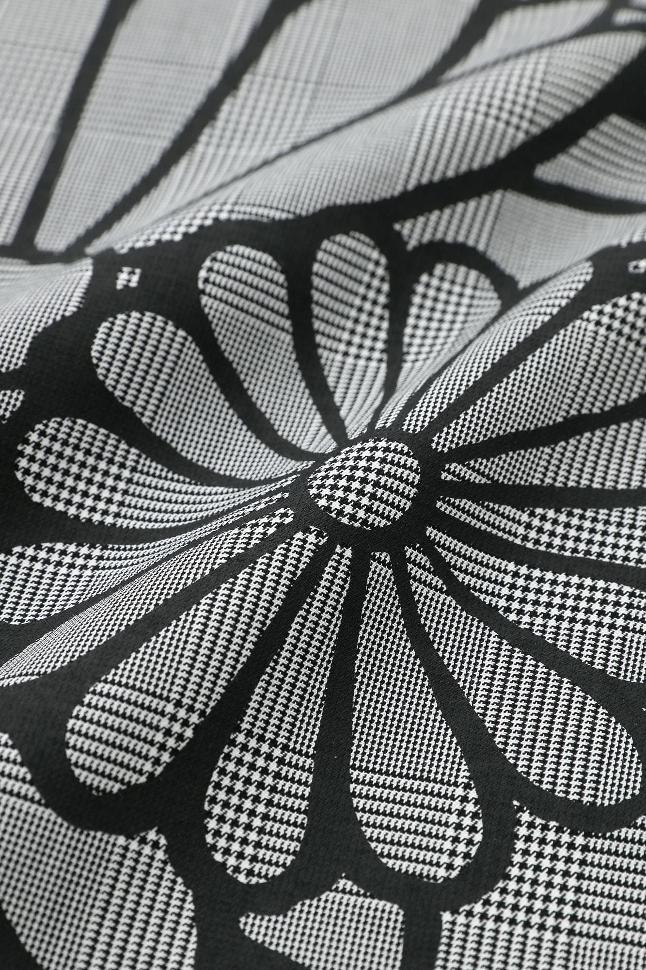 千鳥格子織（ちどりごうしおり） 角袖袢纏（かくそではんてん） 単（ひとえ）／金襴緞子（きんらんどんす） 羅墨（らぼく）