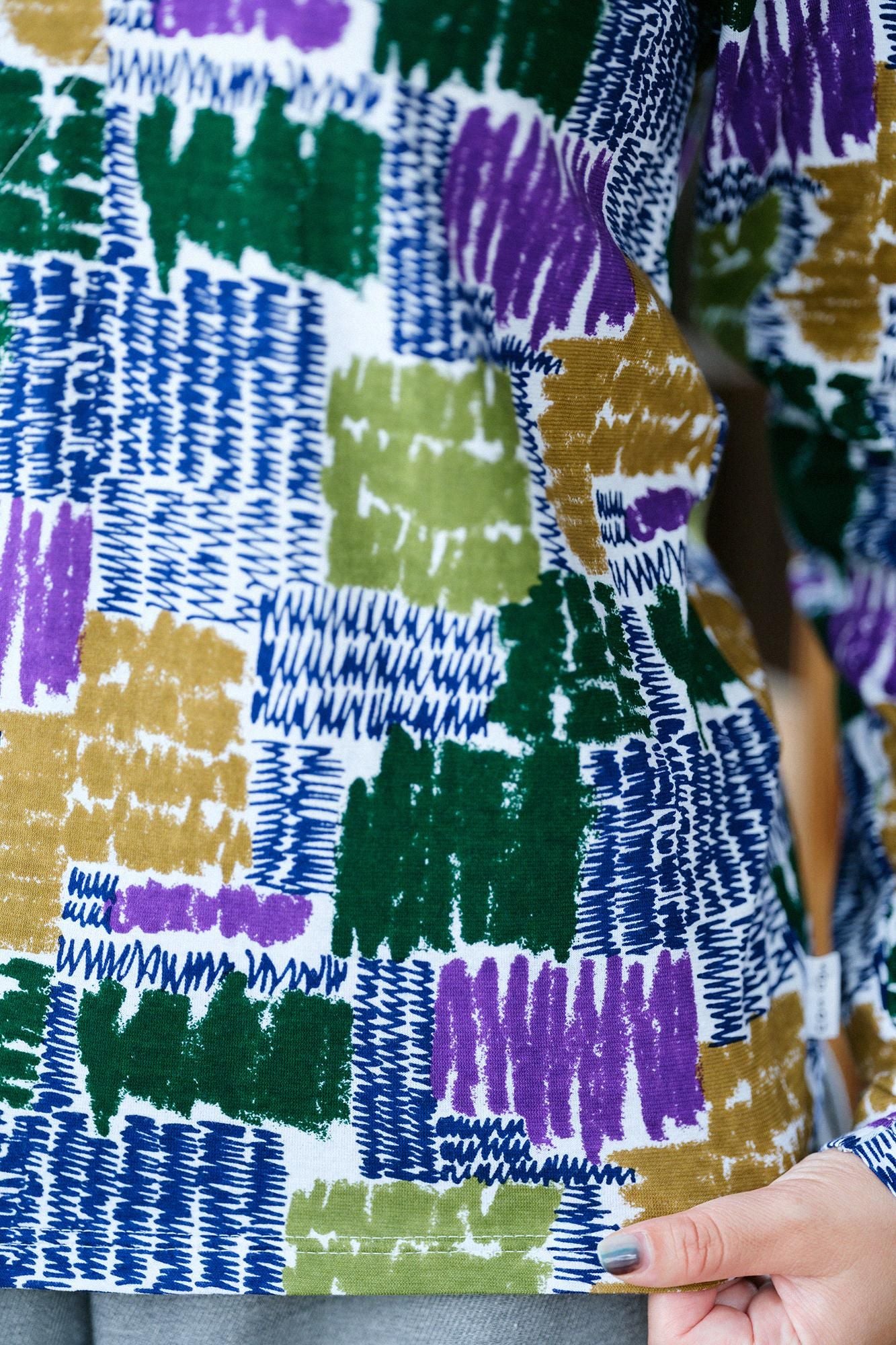 V領上衣 長袖／共鳴