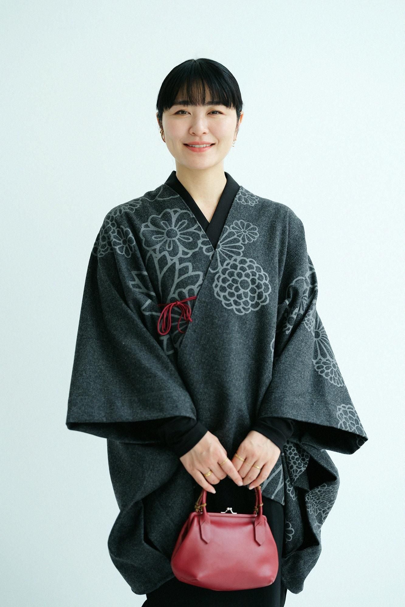 粗花呢千鳥格紋織 如月披風斗篷／金襴緞子和留白墨色