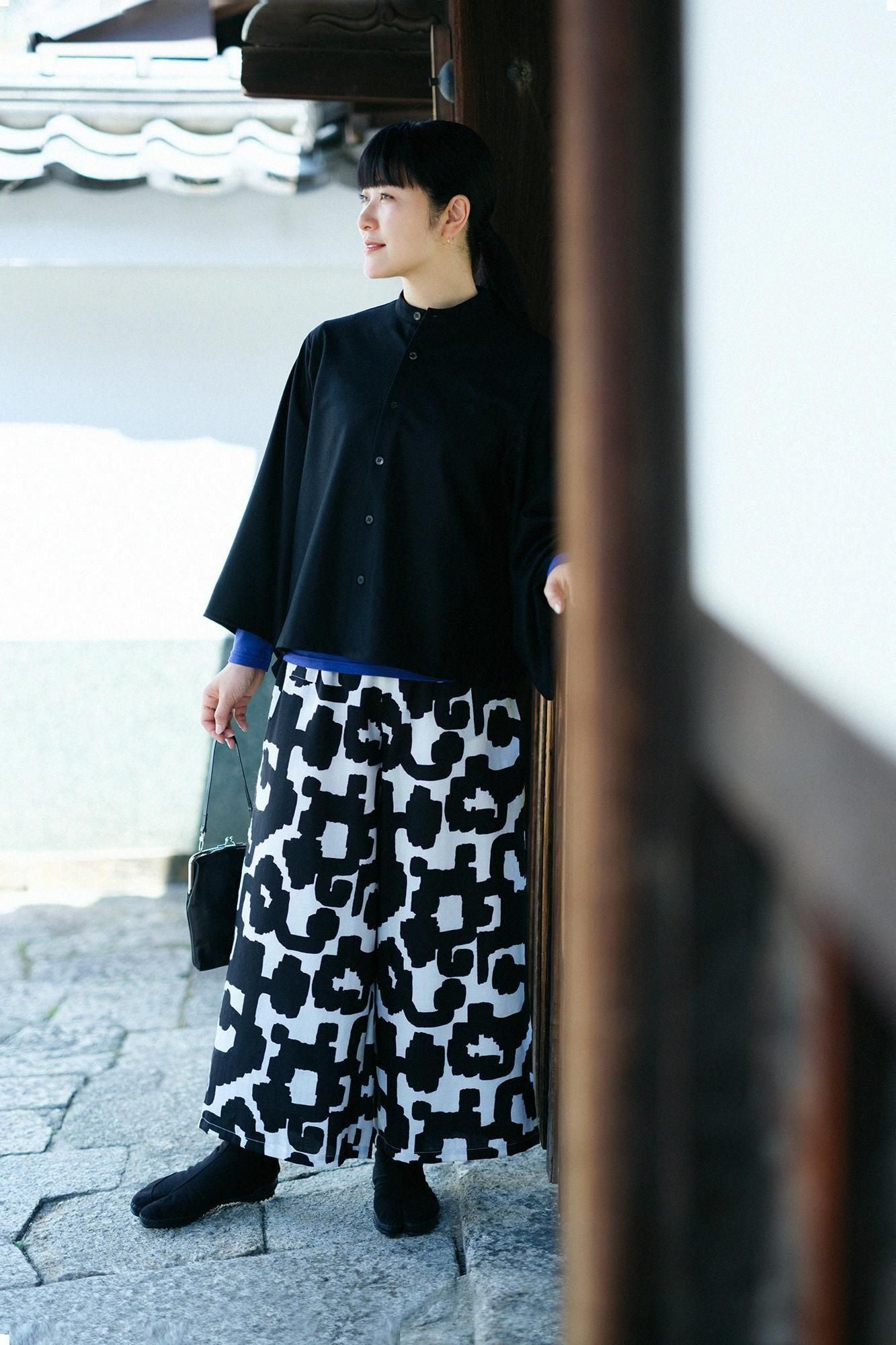 Balancircular® Wool Kimono Sleeve Blouse / Black