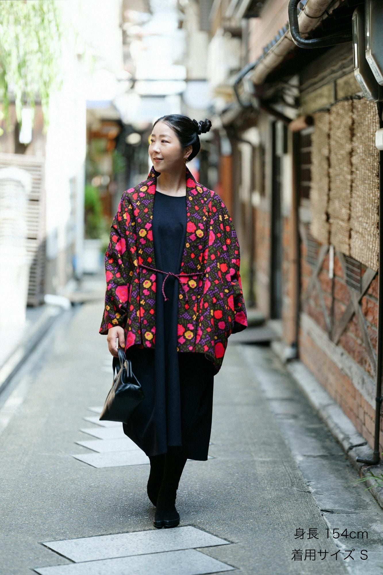 Dobby Weave Triangular Sleeve Short Coat Single Layer / Rose