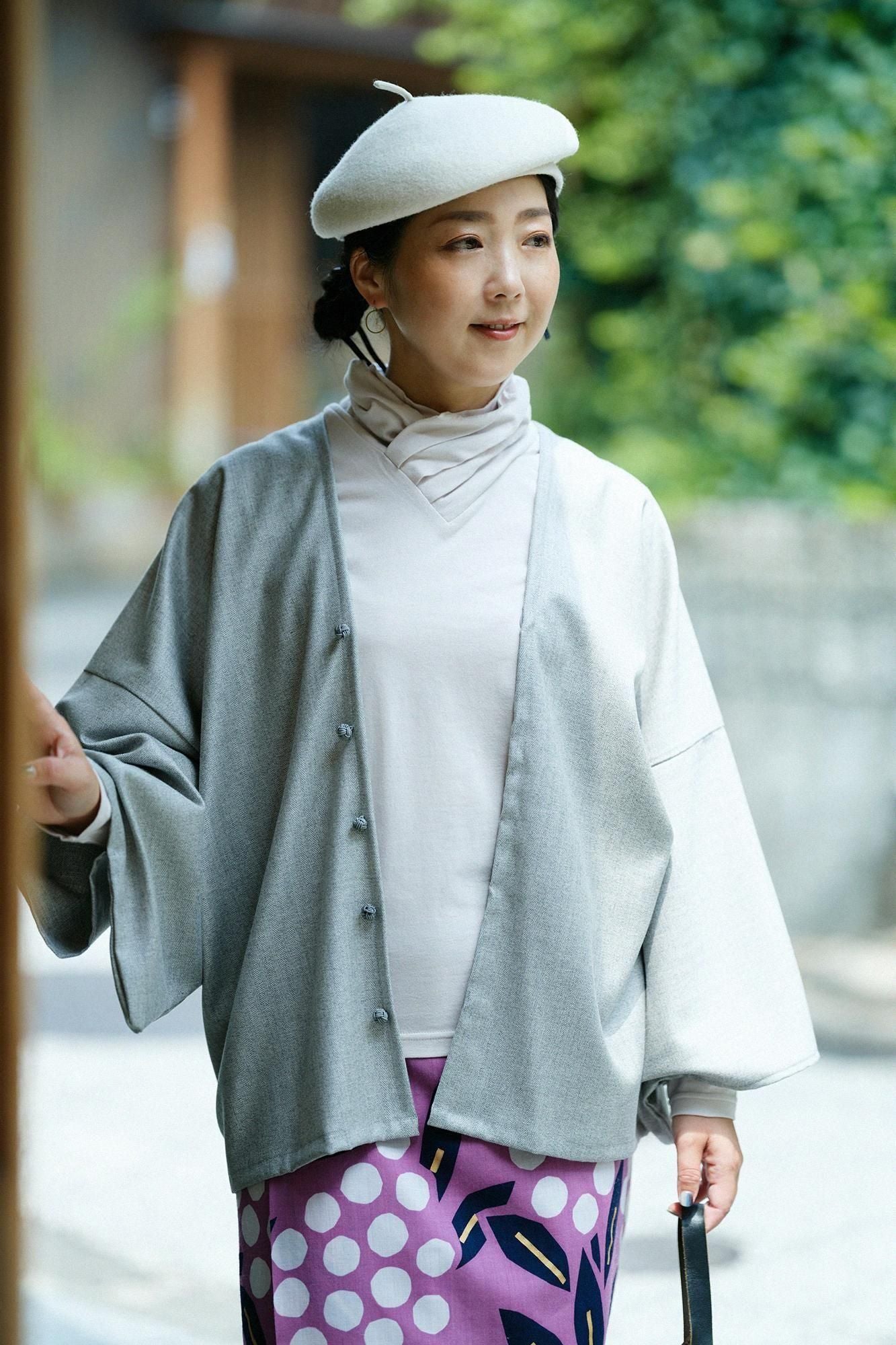 ウールレーヨン 杉綾織（すぎあやおり） はつき／素鼠（すねず）