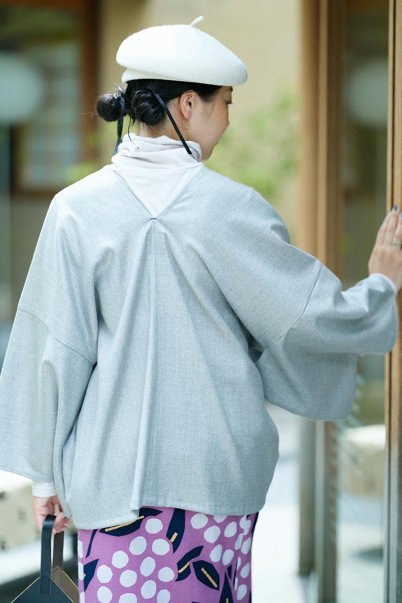 ウールレーヨン 杉綾織（すぎあやおり） はつき／素鼠（すねず）