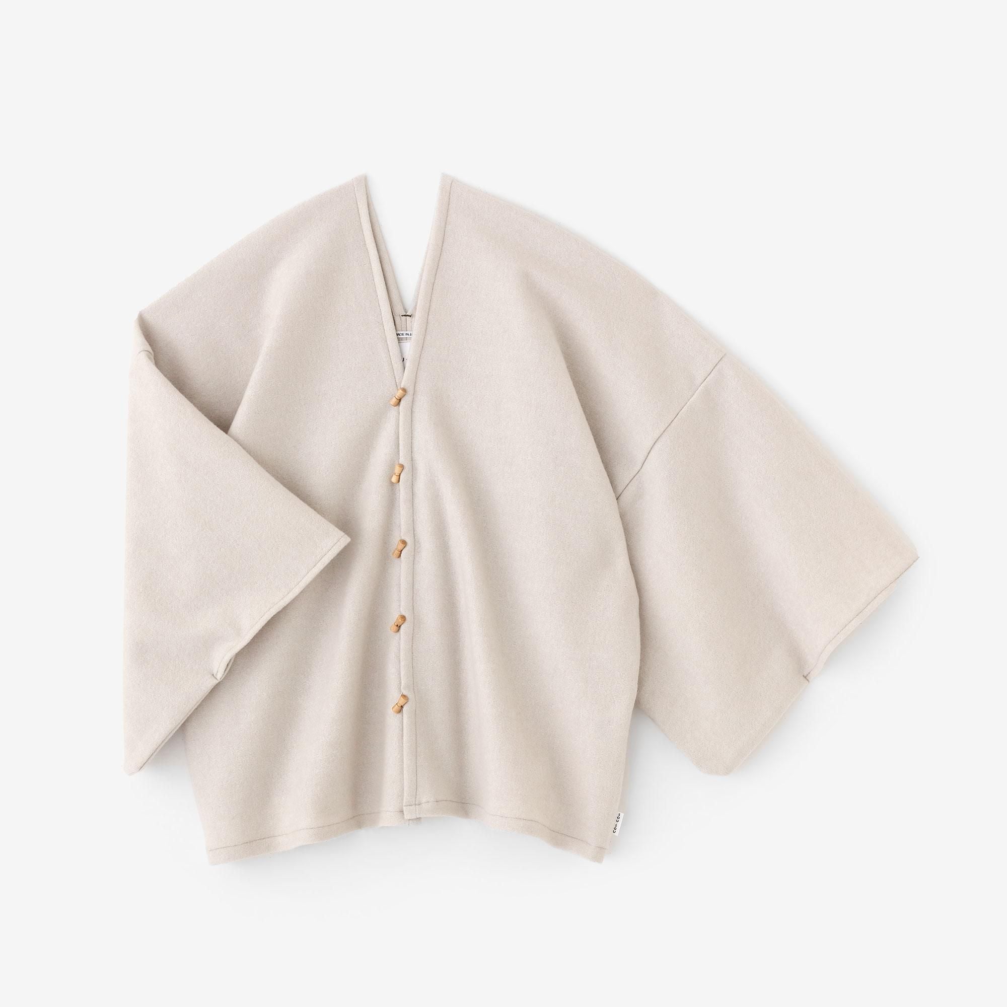 梳毛（そもう） 阿弥（あみ） はつき／灰白色（かいはくしょく）