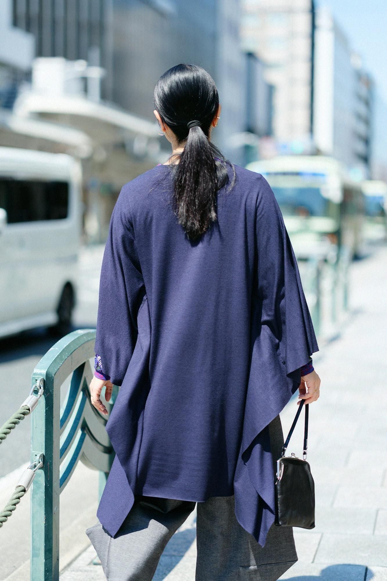 平針織 可洗羊毛飛鼠袖外披／軍藍色