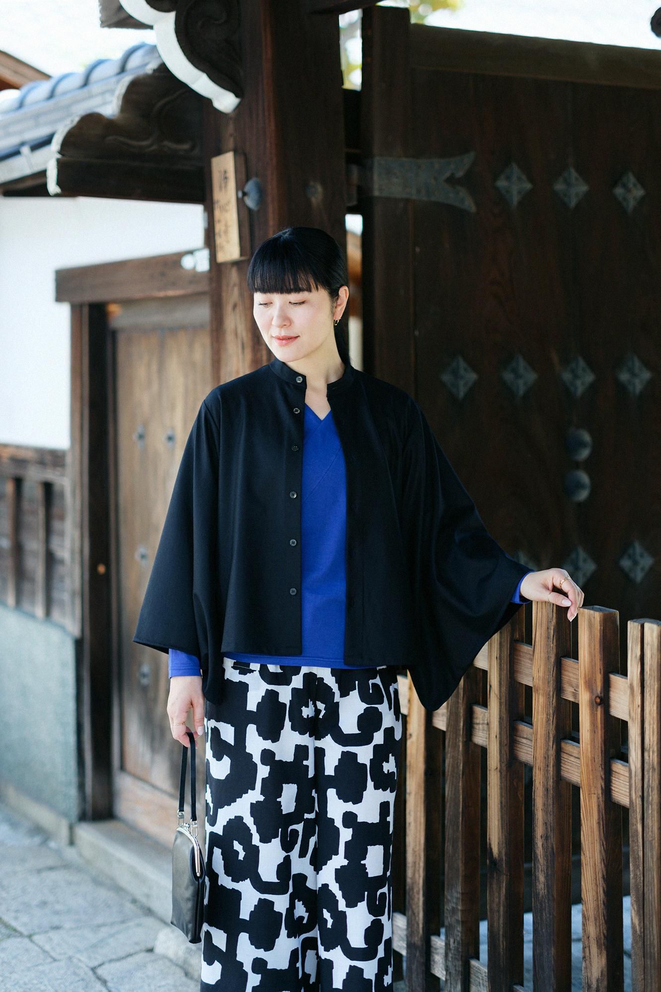 Long Sleeve V-neck Shirt / Ultramarine