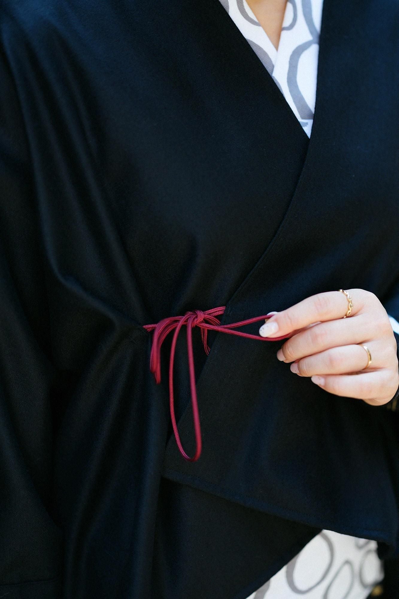 梳毛 人字形斜紋織 如月披風斗篷 短版／黑色