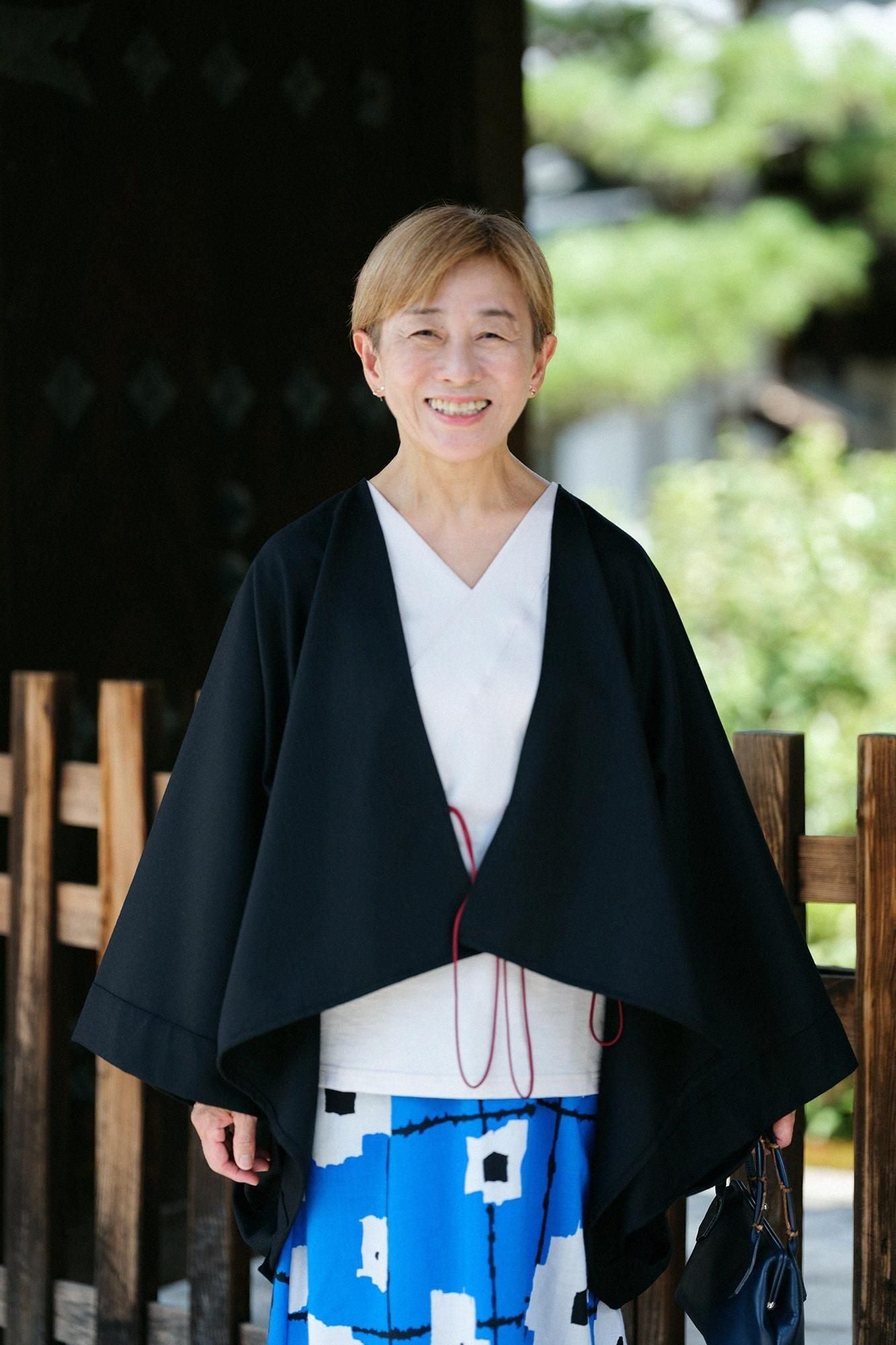 梳毛 人字形斜紋織 如月披風斗篷 短版／黑色