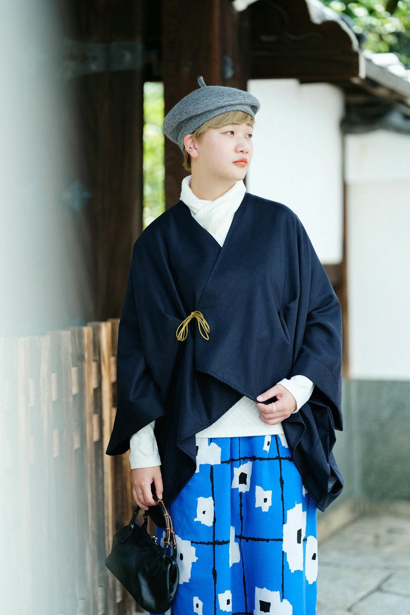 Combed Yarn Herringbone Weave Kisaragi Short Poncho / Dark Navy