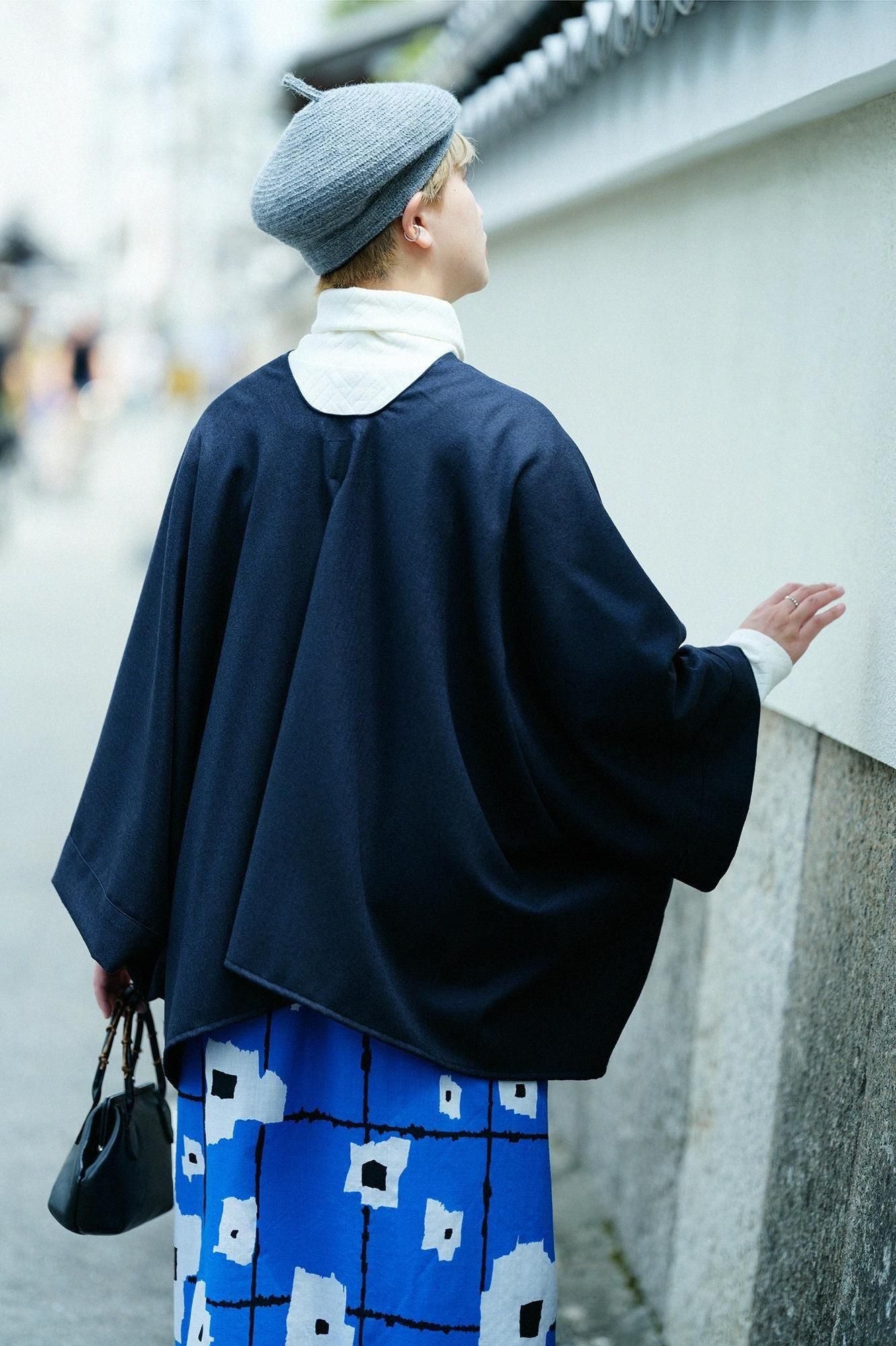 Combed Yarn Herringbone Weave Kisaragi Short Poncho / Dark Navy