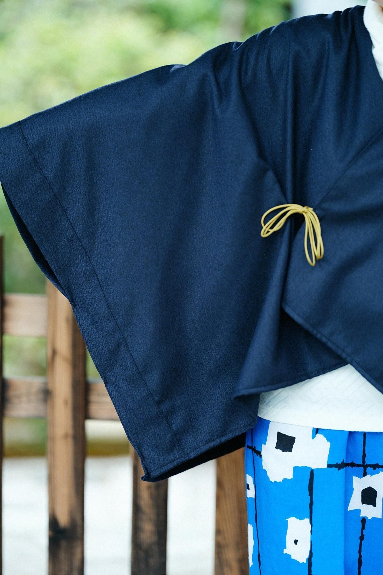 Combed Yarn Herringbone Weave Kisaragi Short Poncho / Dark Navy