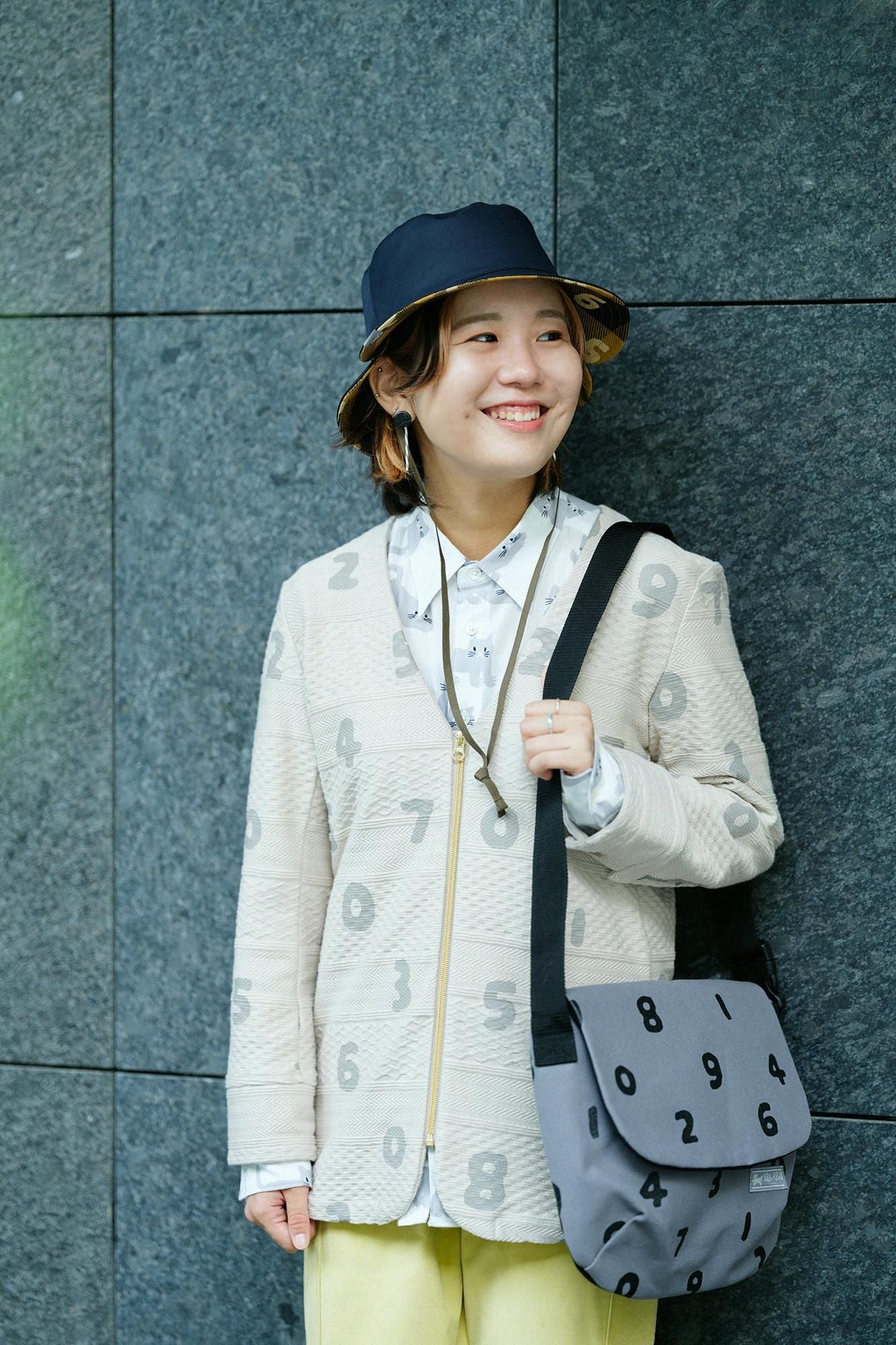 Jacquard Knit Collarless V-neck BIKE Jacket / SO-SU-U Greyish White