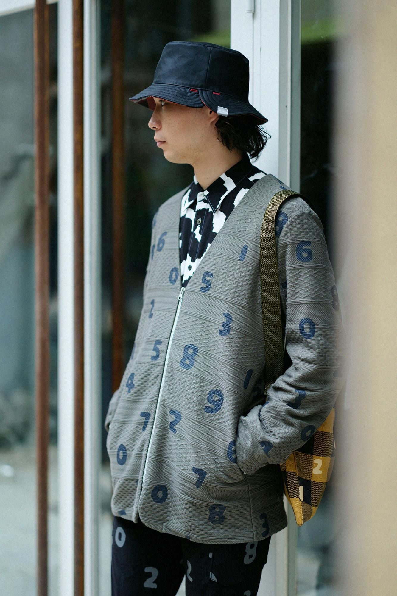 Jacquard Knit Collarless V-neck BIKE Jacket / SO-SU-U Greyish Matcha Color