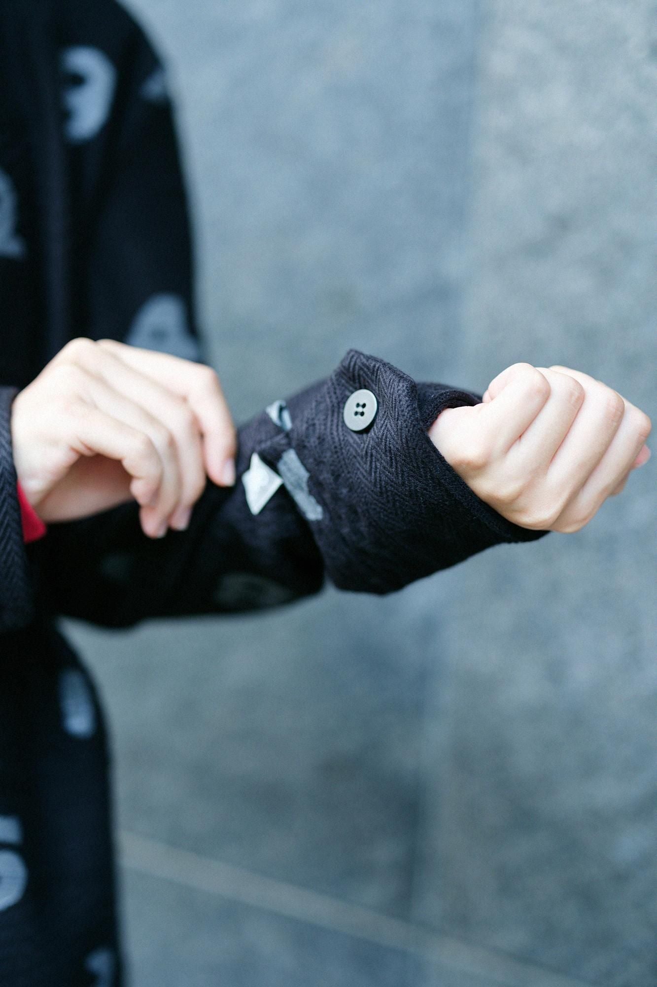 Jacquard Knit Collarless V-neck BIKE Jacket / SO-SU-U Black