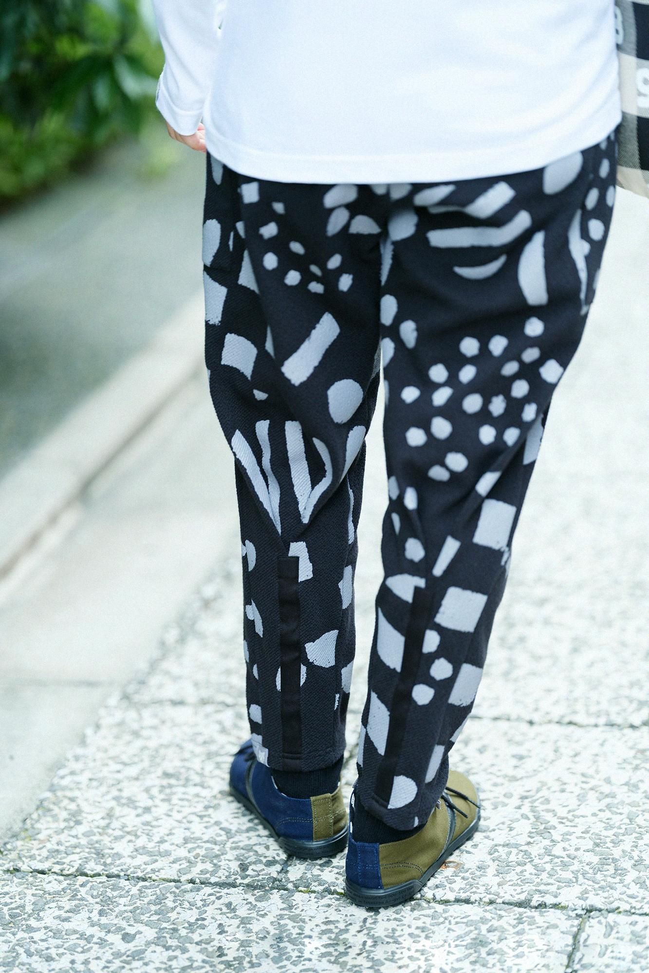 立體壓紋緹花 BIKE 修腿馬術褲／明麗 陽 黑色