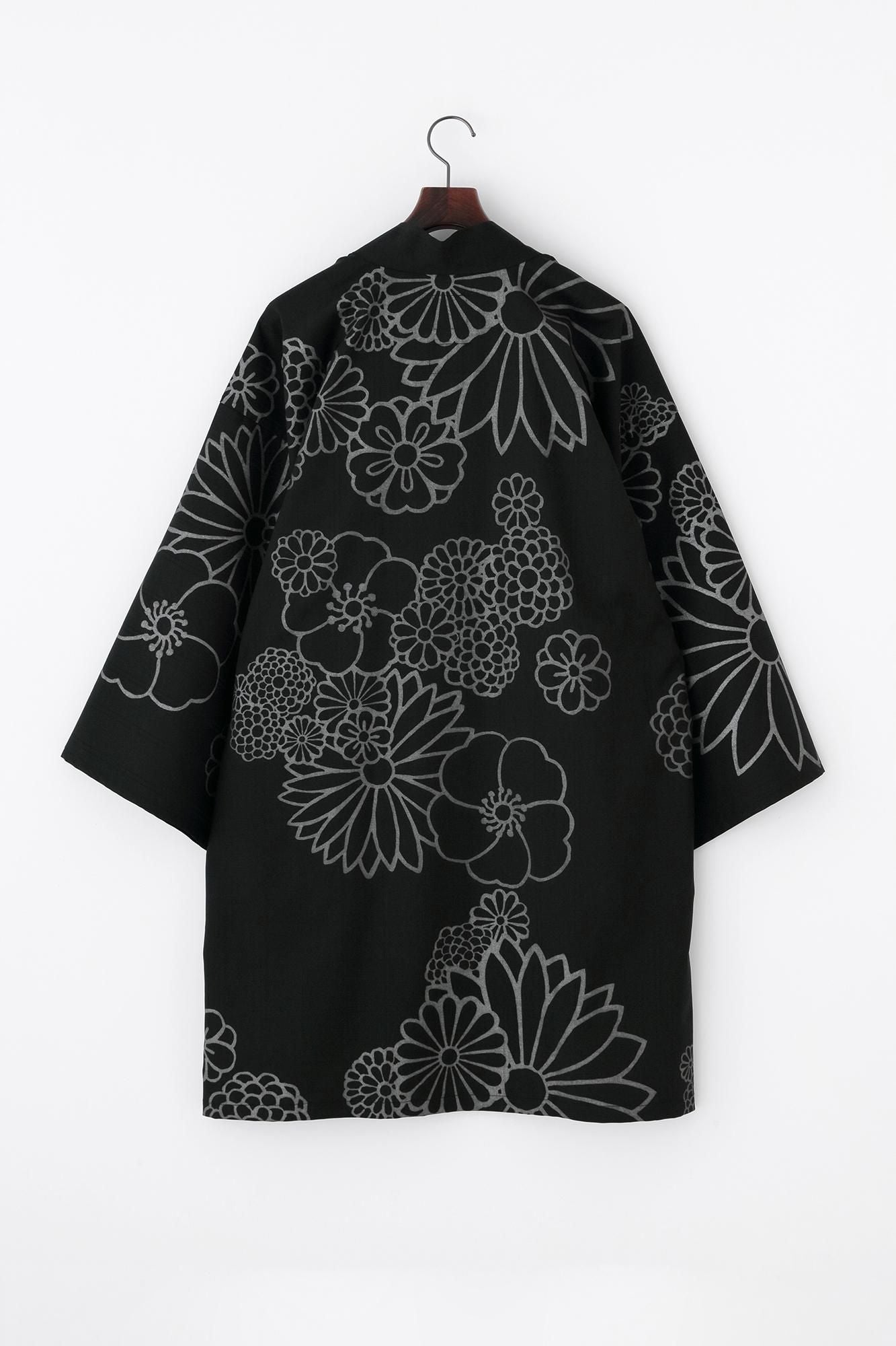 梳毛（そもう）×ソロテックス(R)ツイル 角袖袢纏（かくそではんてん） 単（ひとえ）／金襴緞子（きんらんどんす） 濡羽色（ぬればいろ）