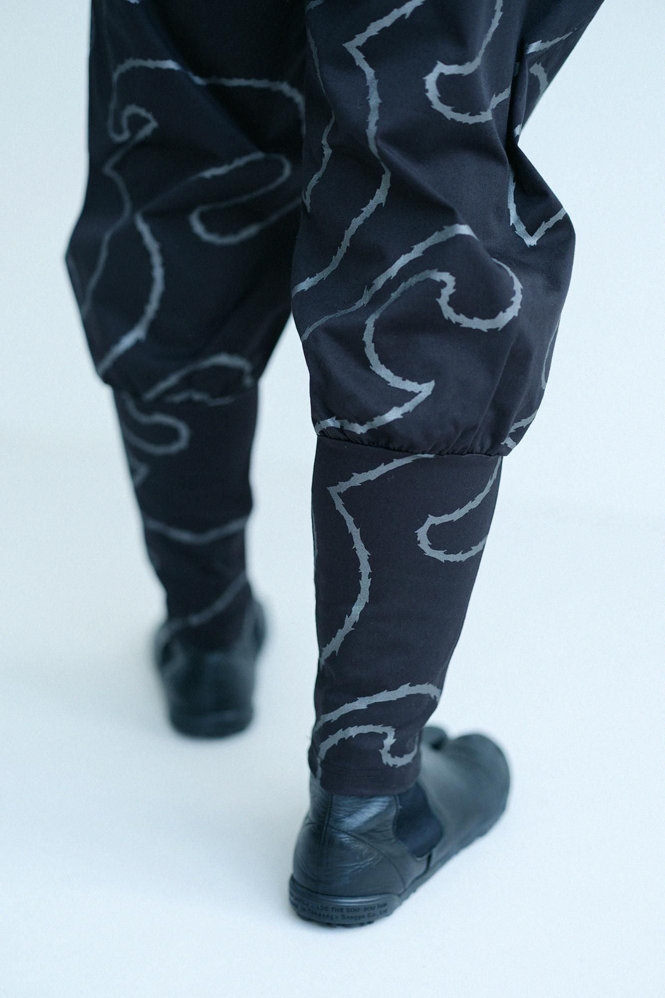 伸（しん） 綾織（あやおり） 裁付（たっつけ）えんゆう穿き／山万波（やままんぱ）濡羽色（ぬればいろ）