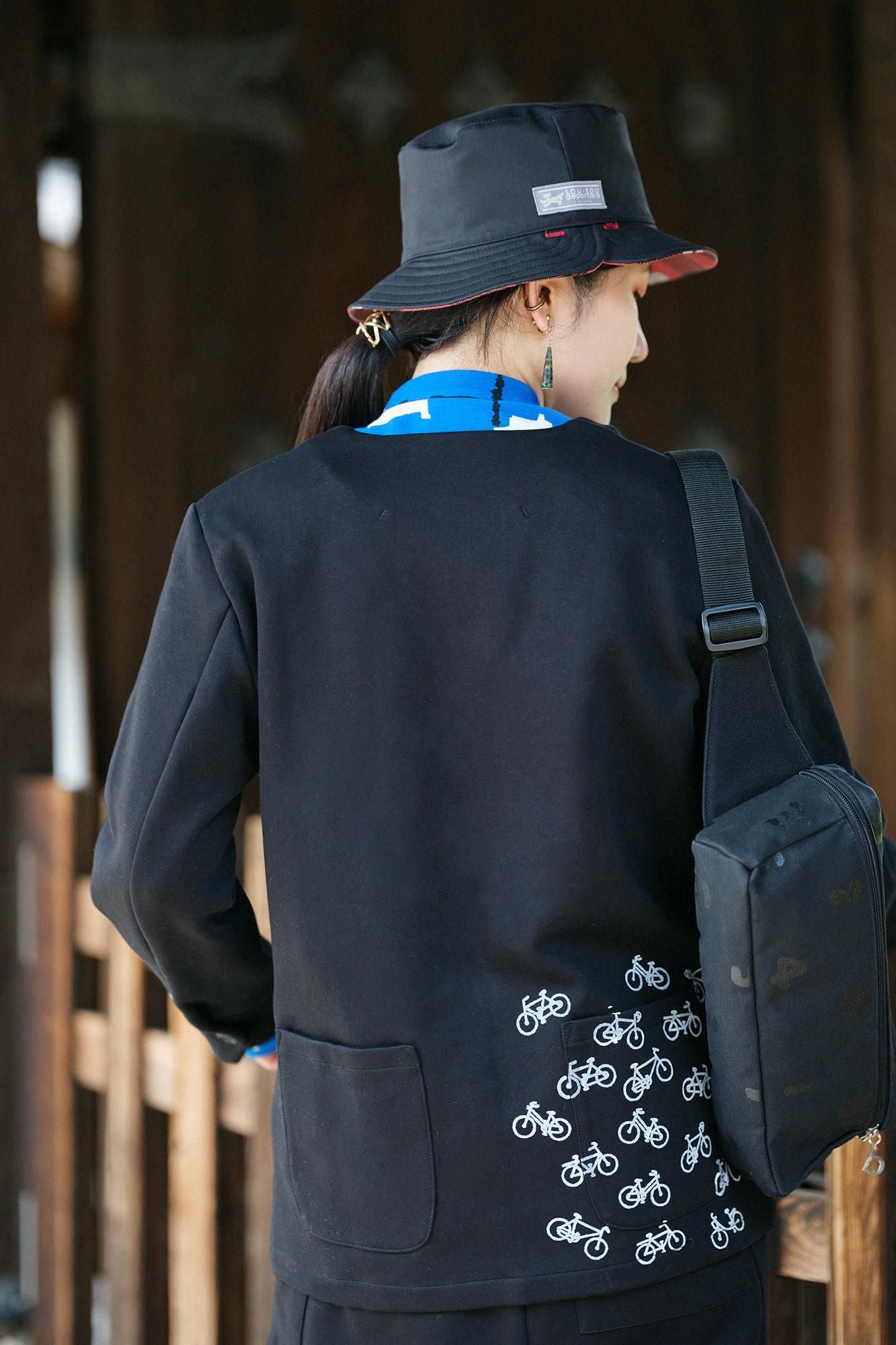 Cardboard Knit Collarless V-neck BIKE Jacket / Black