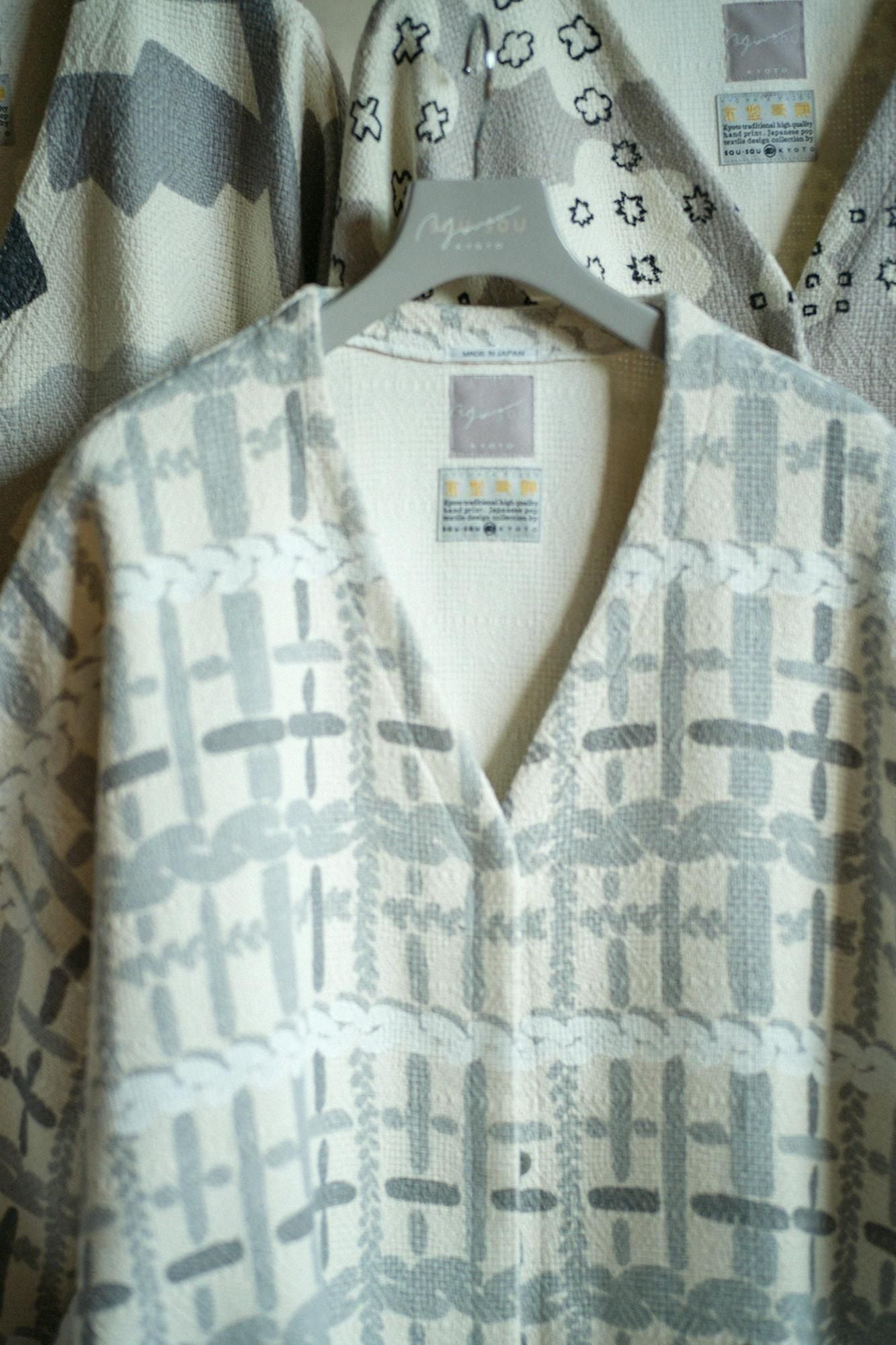 Leichter Mantel aus Baumwollleinen mit Rautenmuster/Komai