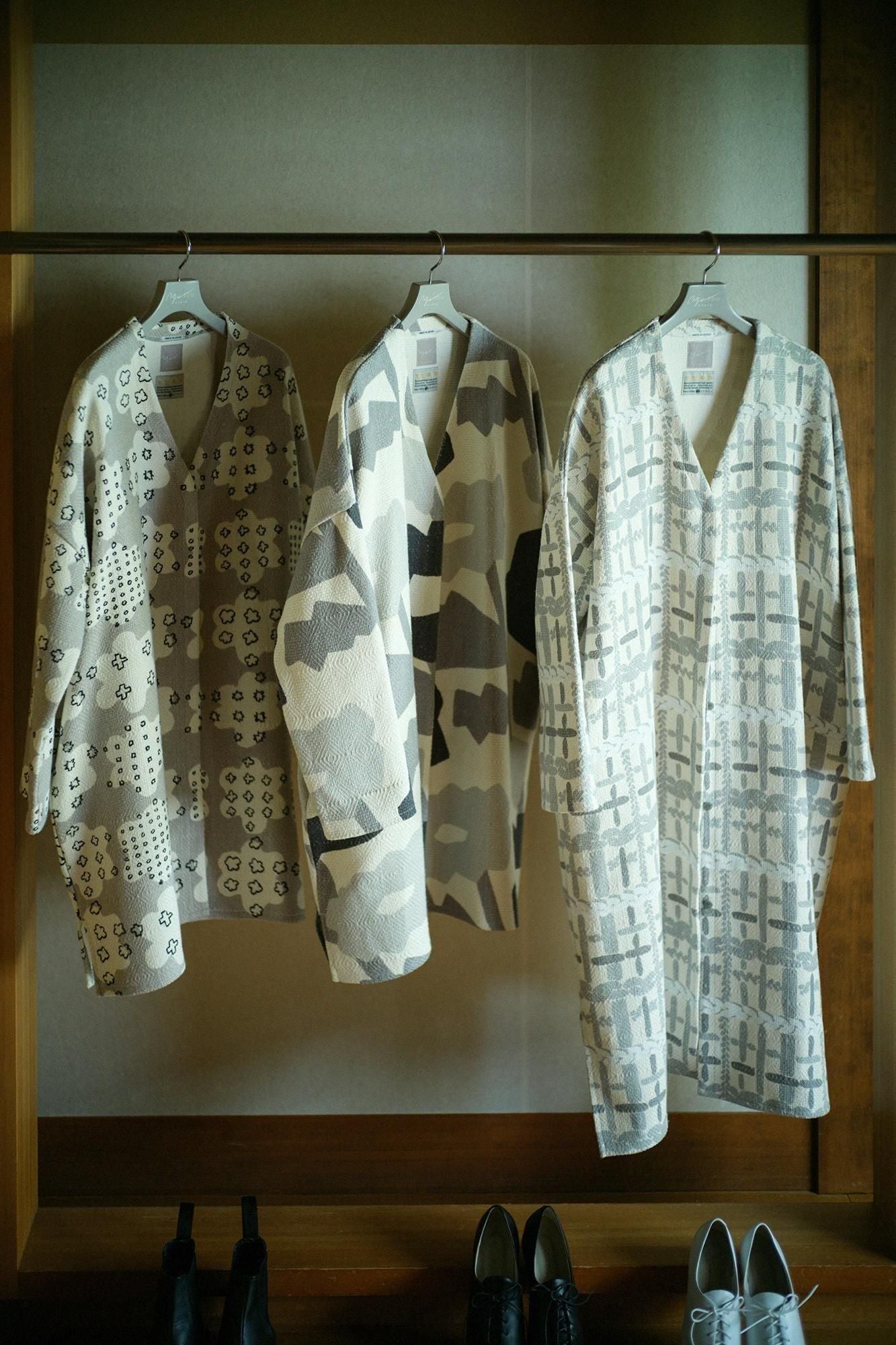 Leichter Mantel aus Baumwollleinen mit Rautenmuster/Komai