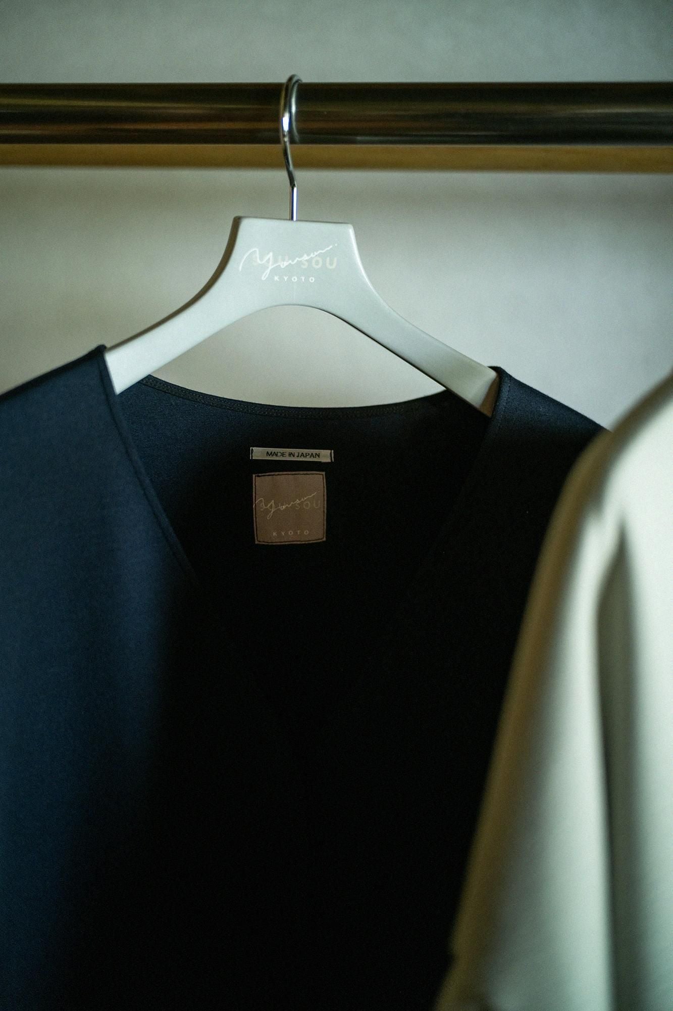 瓦楞針織 V領 輕型外套／深藍