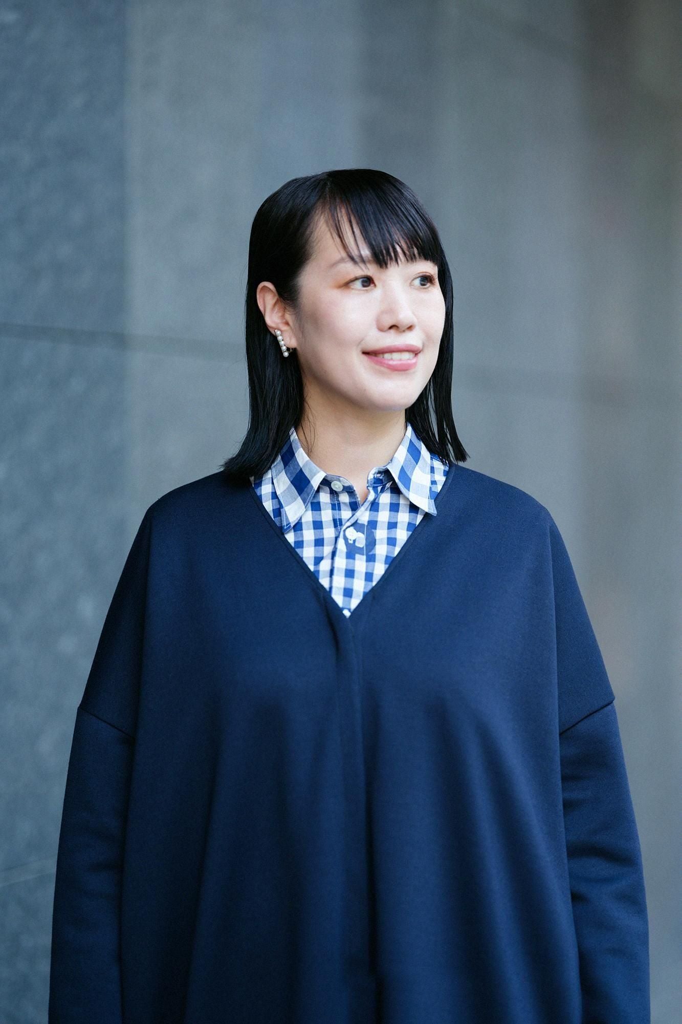 瓦楞針織 V領 輕型外套／深藍