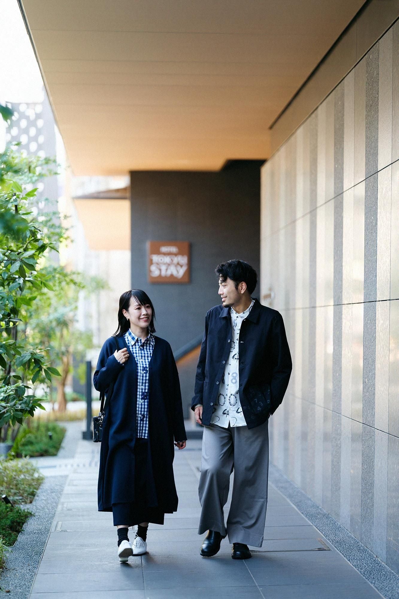 ダンボールニット Vネック ライトコート／ダークネイビー