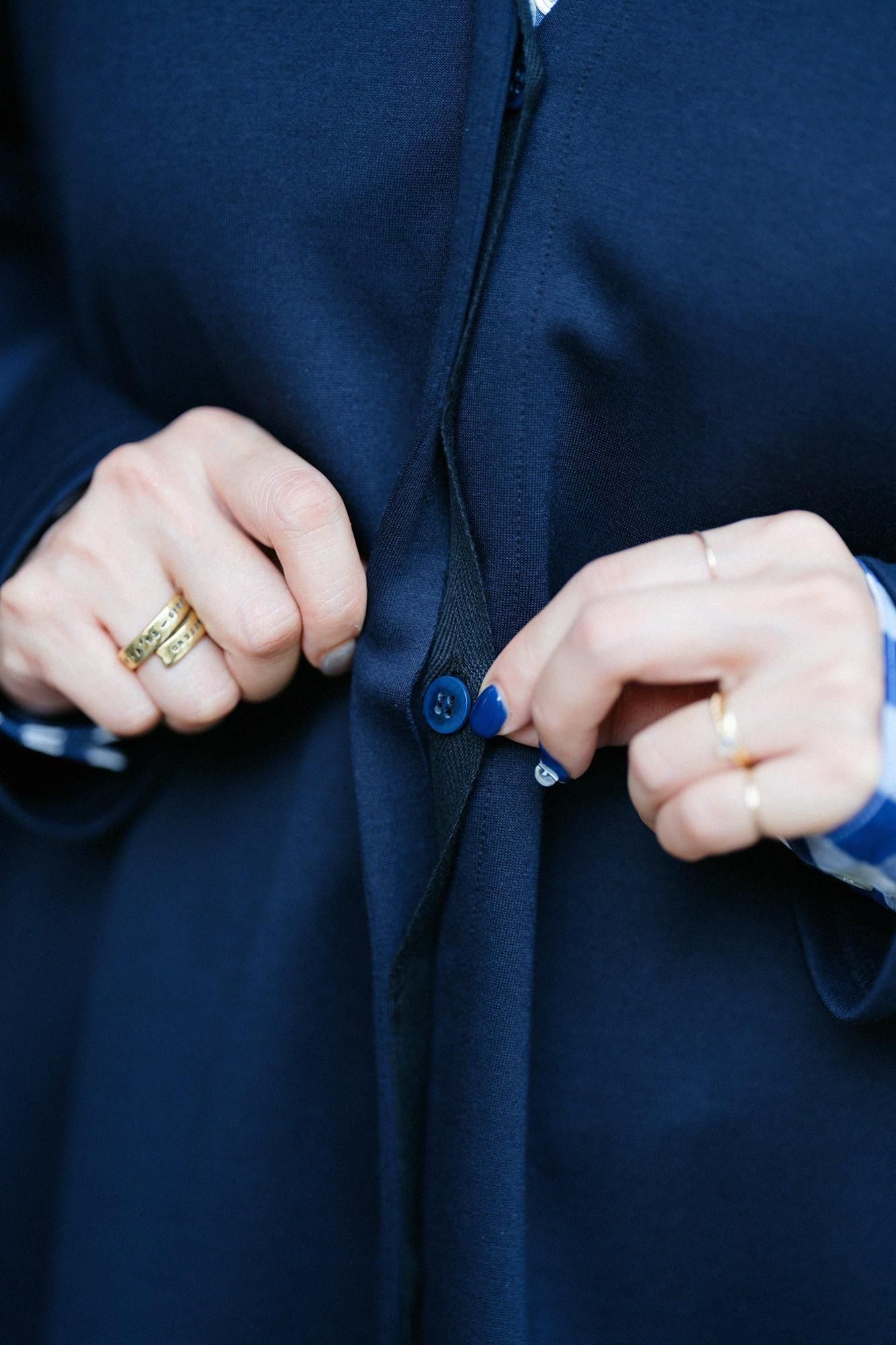 瓦楞針織 V領 輕型外套／深藍