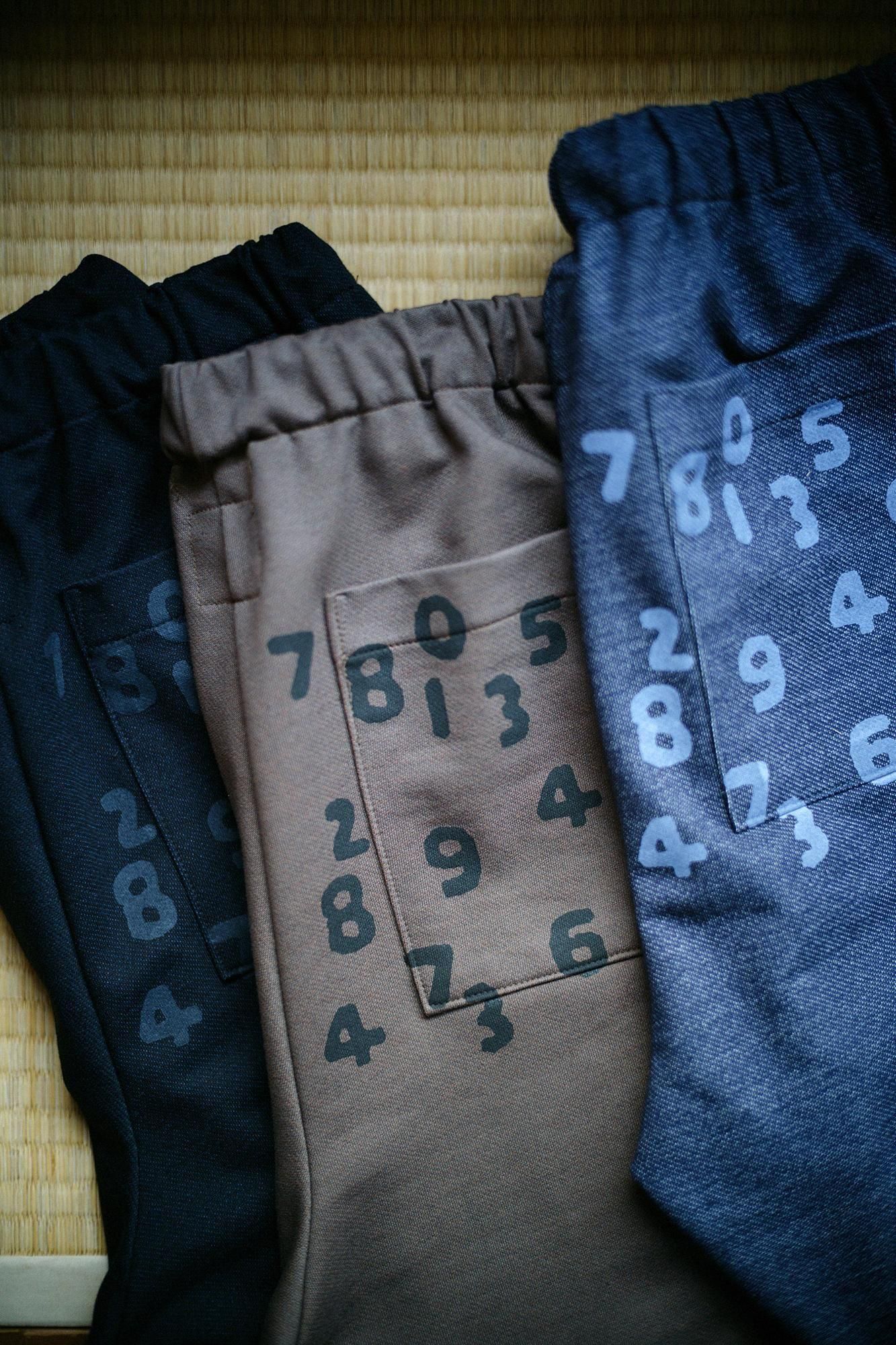 イージーテーパードパンツ