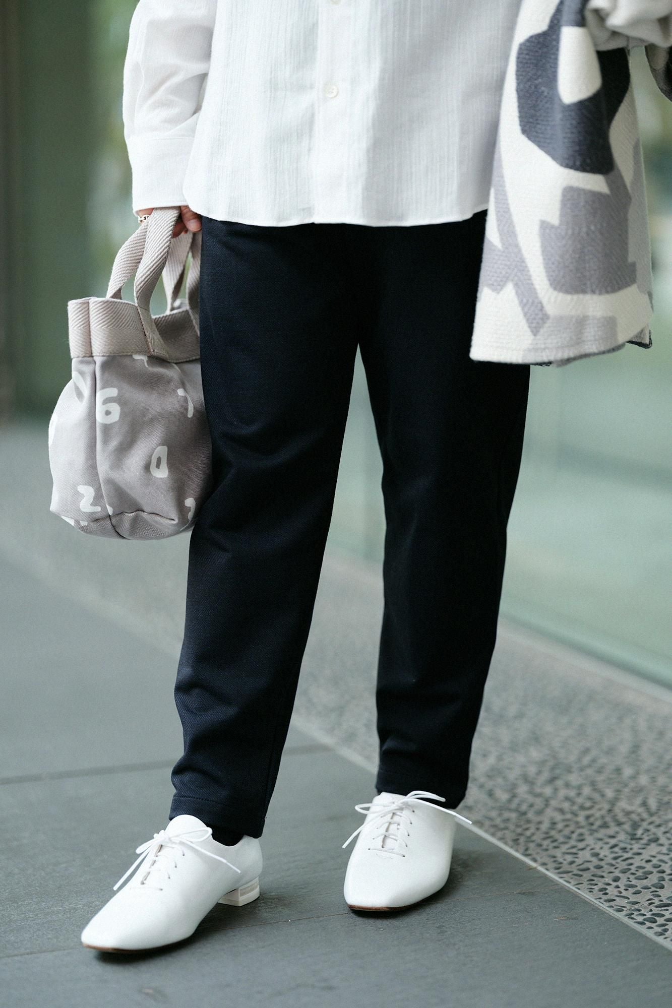 鑲嵌針織 休閒窄管長褲／黑藍色