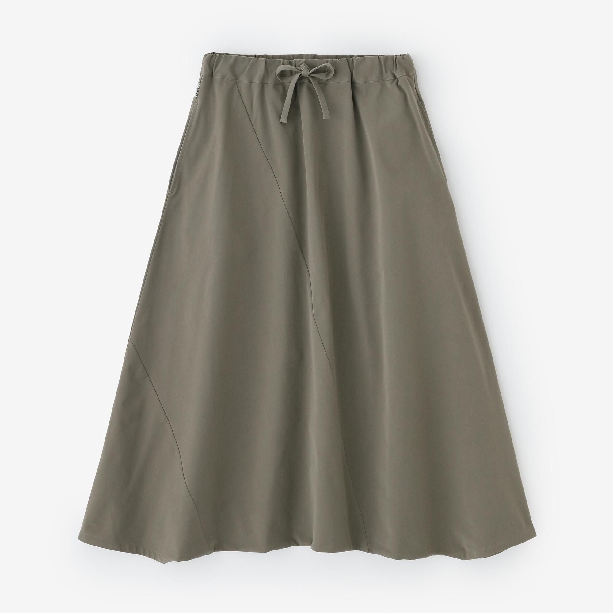 伸（しん） 綾織（あやおり）   富士（ふじ）／空五倍子色（うつふしいろ）