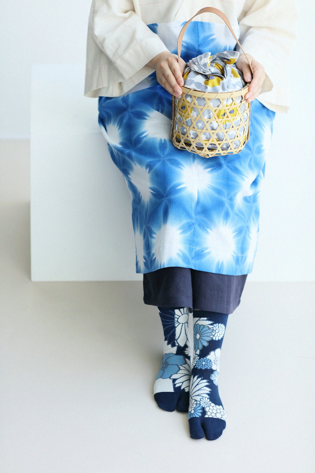 Tabi Socks (Mid-calf)／Gold Damask Ryo【Men・Women】