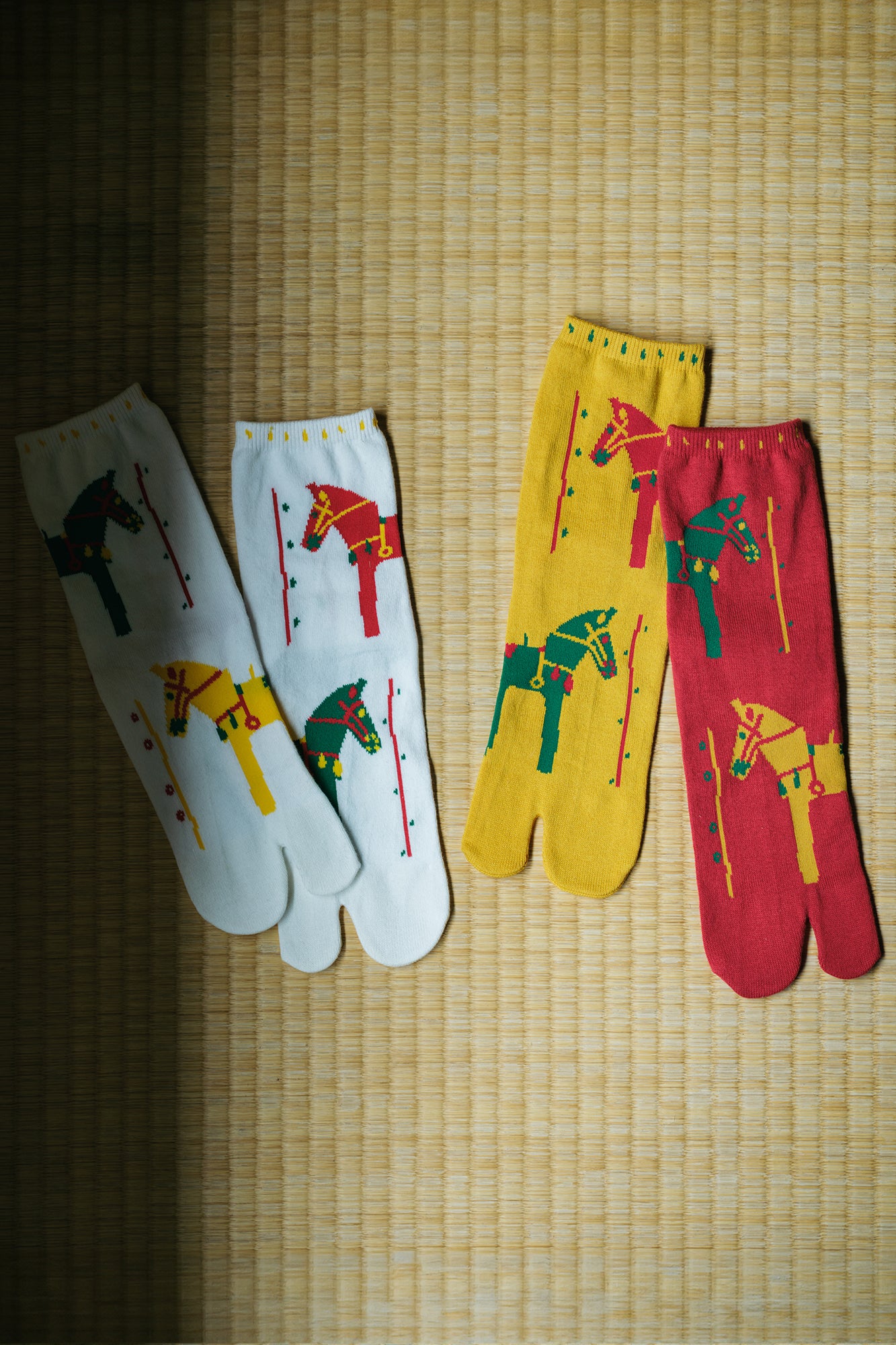 在Tabi袜子（正常长度） /十二生肖下：蛇（MI）REIWA 7 [男女]