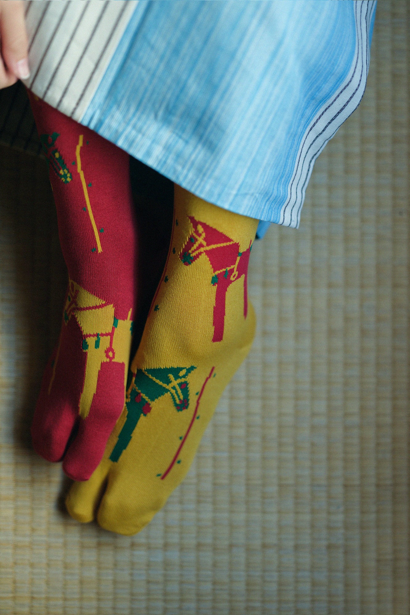 在Tabi袜子（正常长度） /十二生肖下：蛇（MI）REIWA 7 [男女]