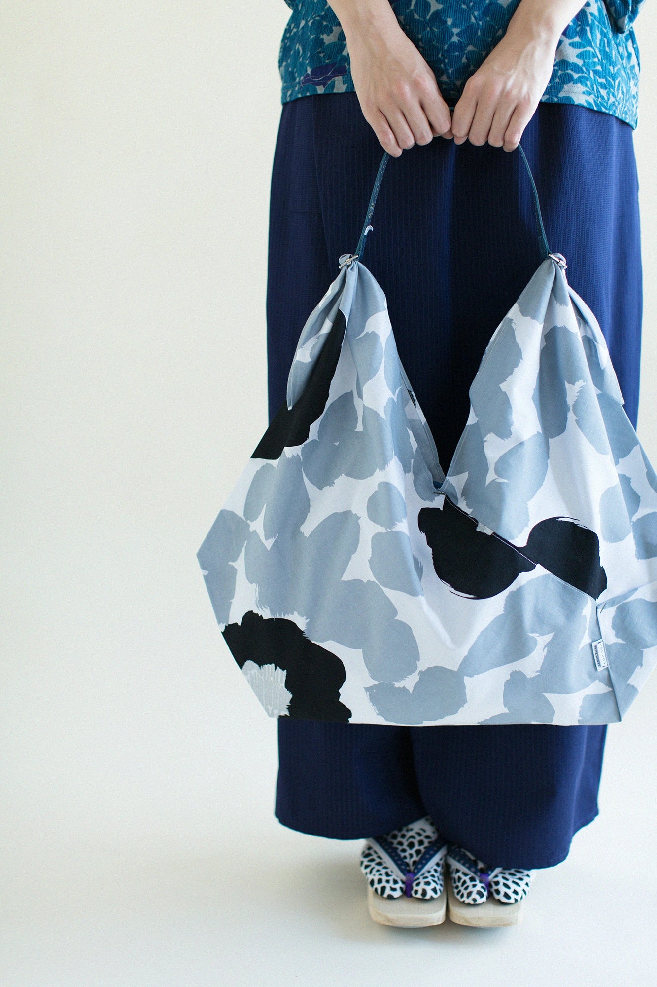 Leather Handle / Deep Indigo