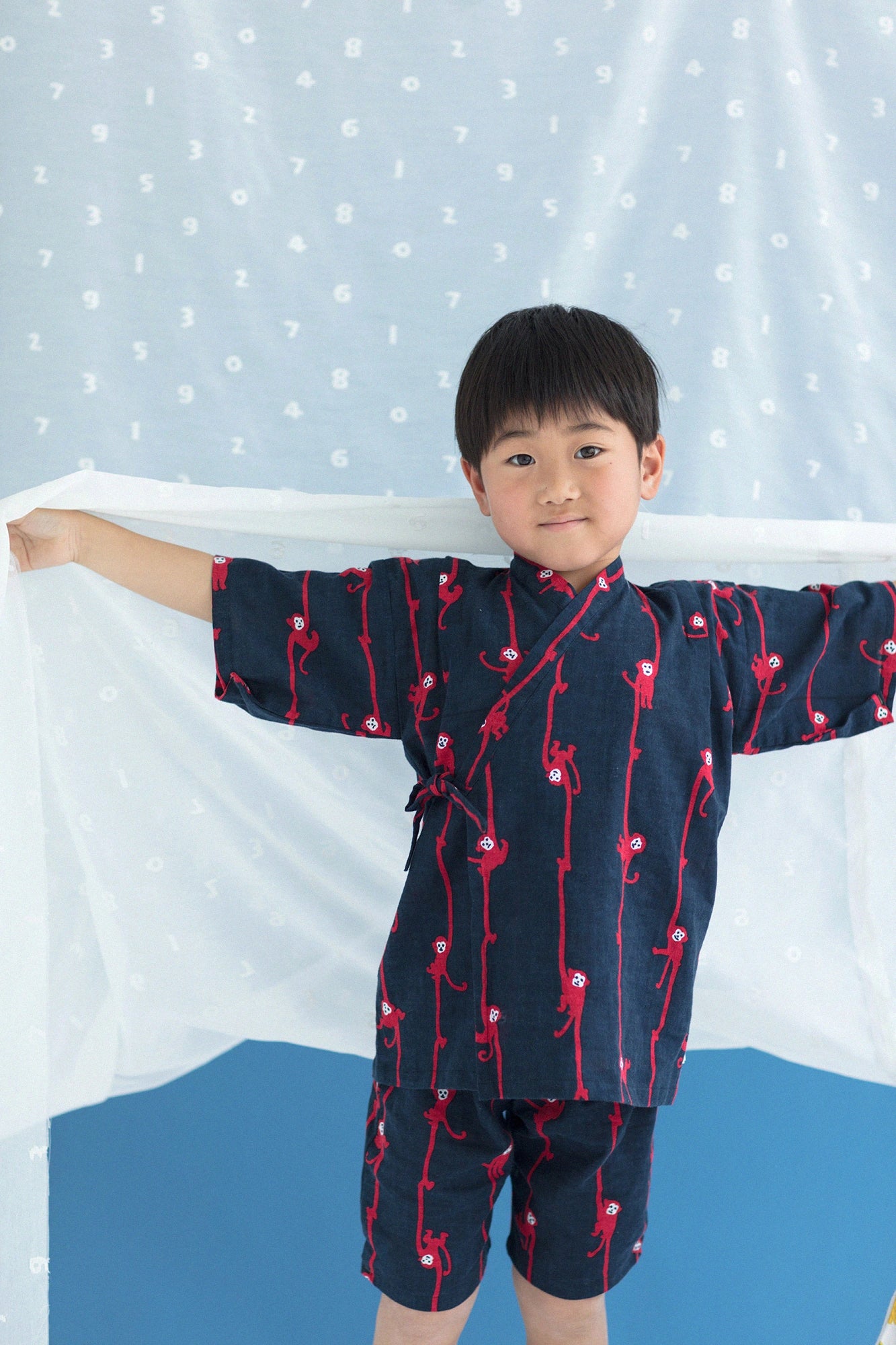 '身長：'118cm,'年齢：'6歳,'着用サイズ：'L