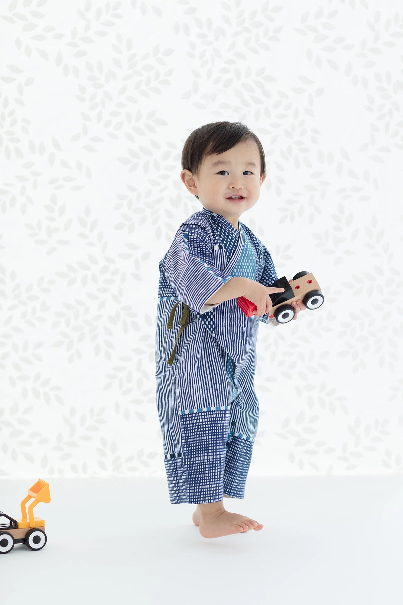 '身長:'77cm,'年齢:'1歳,'着用サイズ:'80