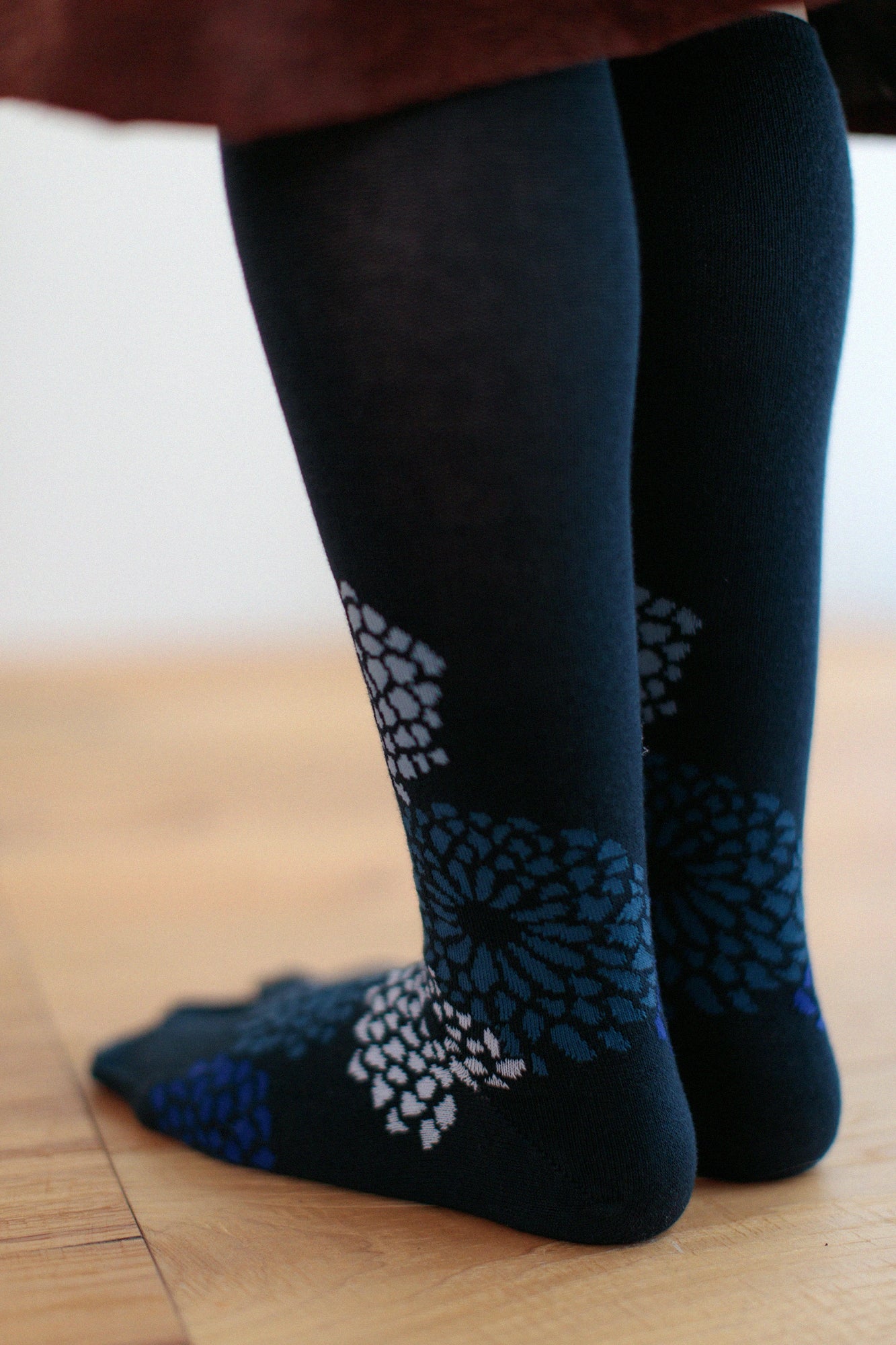Tabi Socks（Under Knee）／Chrysanthemum Navy Blue【Women】
