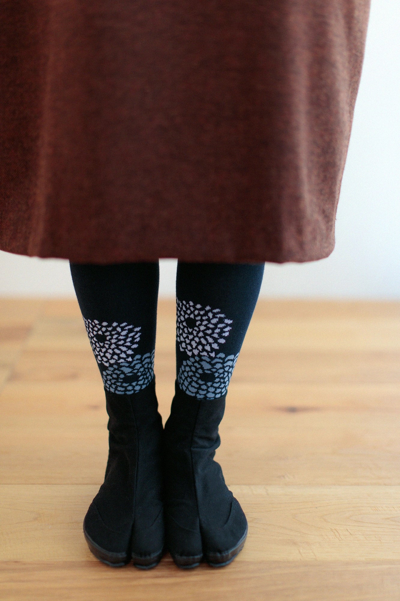Tabi Socks（Under Knee）／Chrysanthemum Navy Blue【Women】