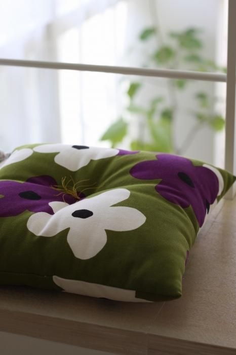 SOU・SOUKyoto Cushion（No.8 Canvas）／Layered-flowers Moegi [※DeliveryApproximately 3 weeks]