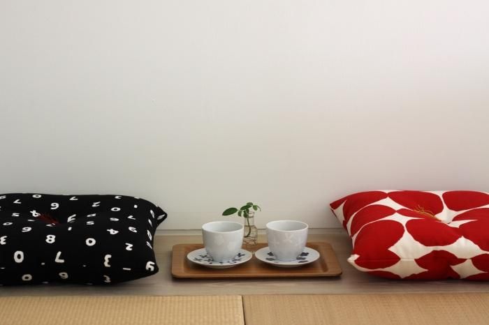 Sou ・ Sou Kyoto Cushion (toile n ° 8) / Grand ohajiki Milky White X Scarlet Deep (* La livraison prendra environ 3 semaines)