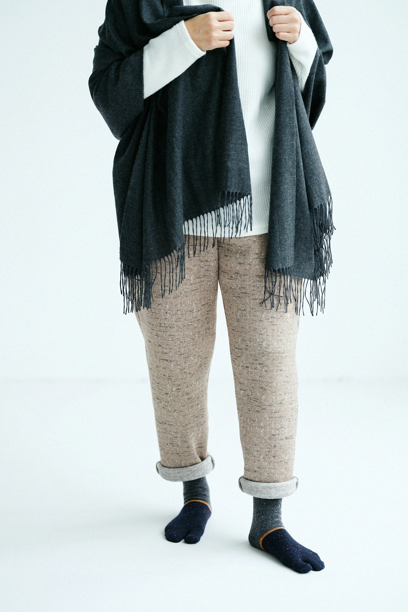 羊毛雙色分趾襪（普通長度）／灰炭色2 【男・女性用】