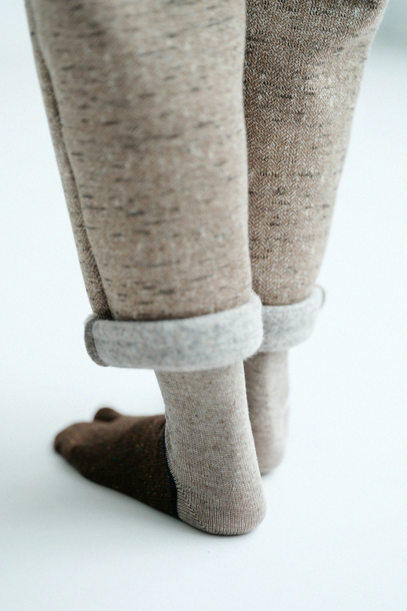 羊毛雙色分趾襪（普通長度）／白茶色 【男・女性用】