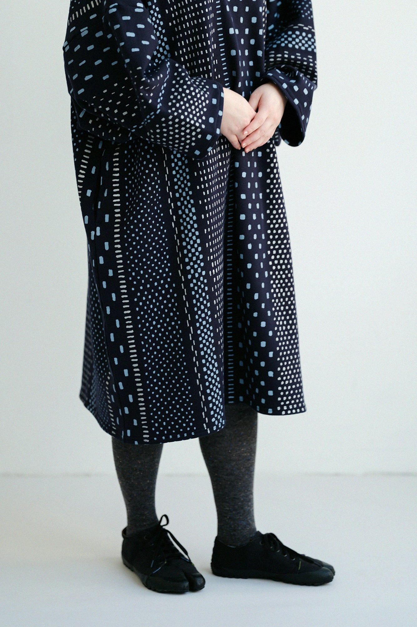 Bi-color Wool Tabi Socks (Under Knee) / Charcoal Grey 2【Women】