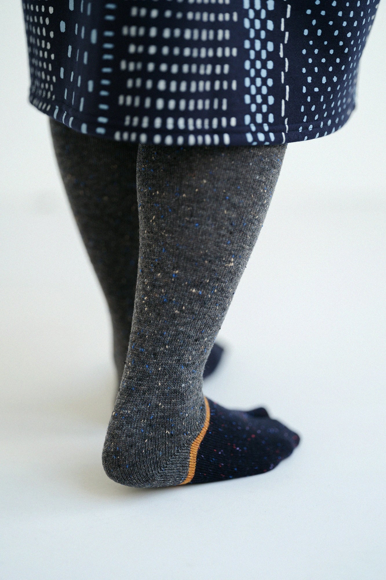 Bi-color Wool Tabi Socks (Under Knee) / Charcoal Grey 2【Women】
