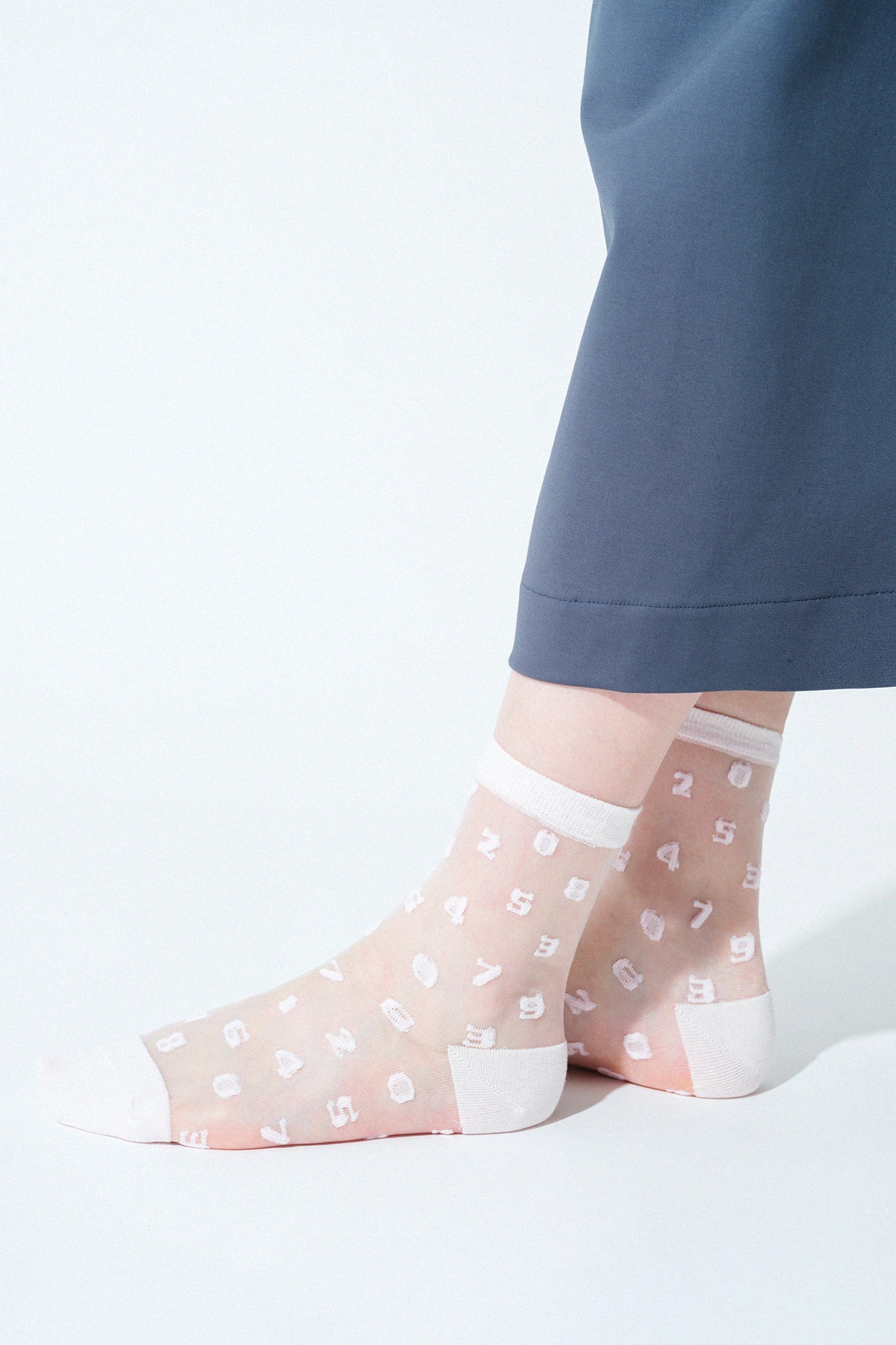 Textile Sheer Socks／SO-SU-U Baby Pink