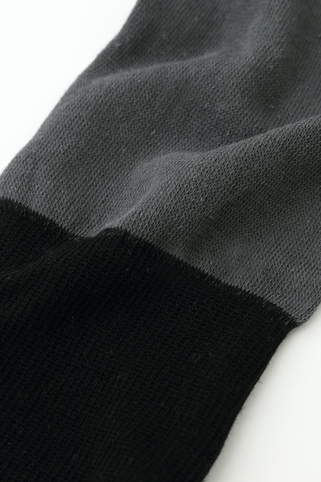 Irosanzun/gris foncé x couleur humide