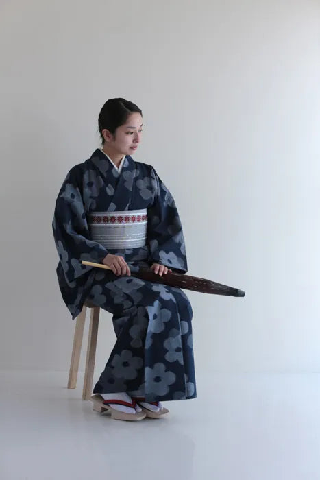 【※お仕立て別】久留米絣 反物／花がさね 鉄紺（てつこん）