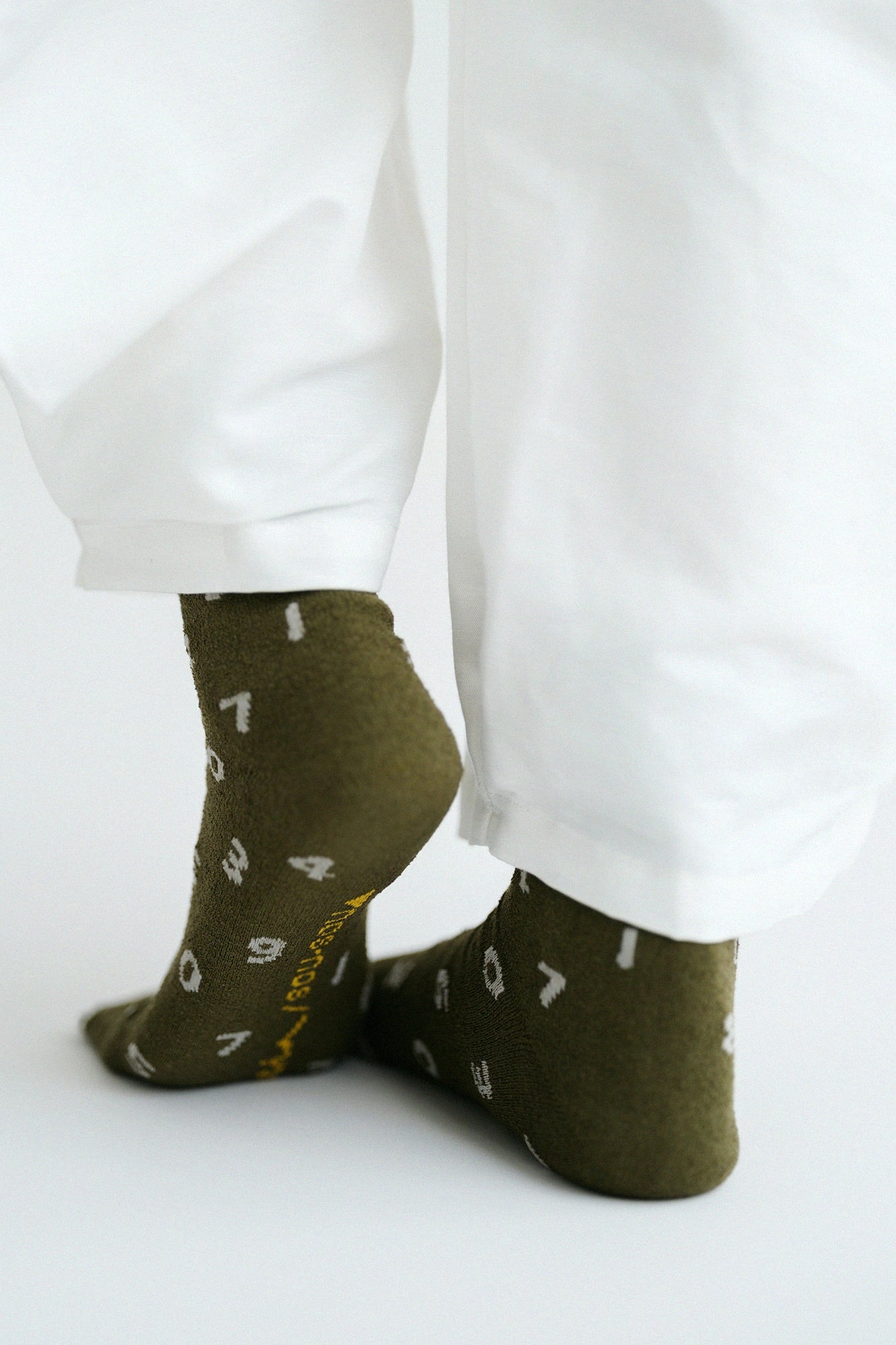 【net limited】Boucle Eco-friendly Tabi Socks (Mid-calf) / SO-SU-U Dark Russet 【Women】▲